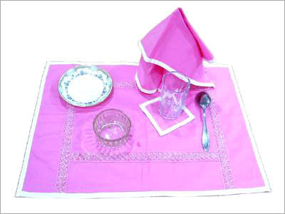 मेज की चटाई