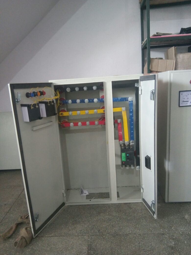 कंट्रोल पैनल कैबिनेट