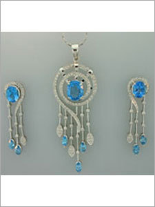 डिज़ाइनर लॉकेट लॉकेट