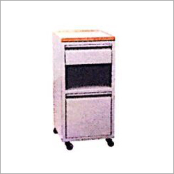 बिस्तर के पास लॉकर