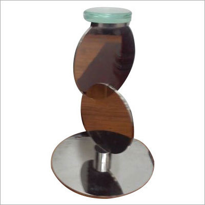 स्टेनलेस स्टील की मेज़