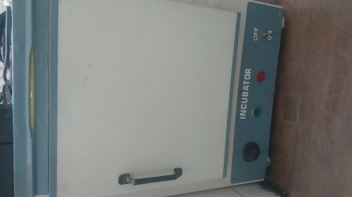 प्रयोगशाला इन्ह्यूबेटर