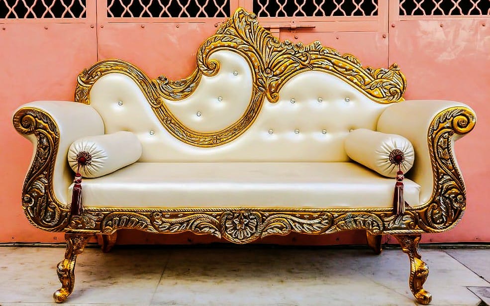 क्वीन काउच वेडिंग चेयर