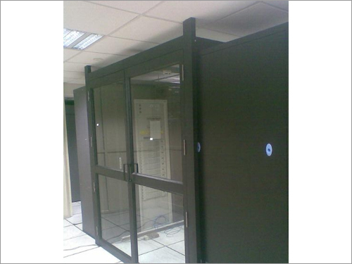 कोल्ड आइसल कंटेनमेंट