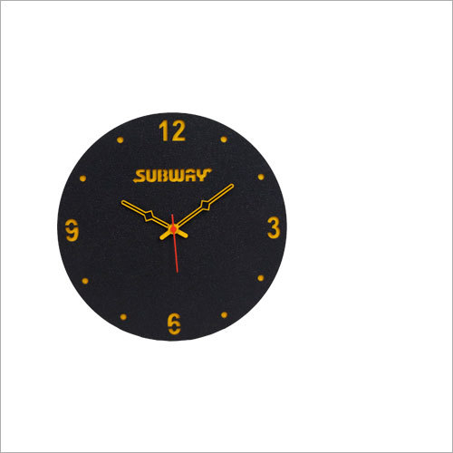 लकड़ी की दीवार घड़ी