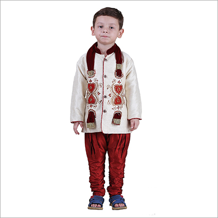 लड़कों का जातीय सेट