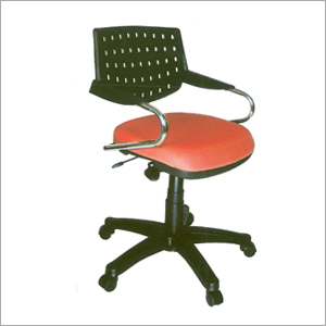 फैशनेबल कुर्सियाँ और X क्विज़िट कुर्सियाँ