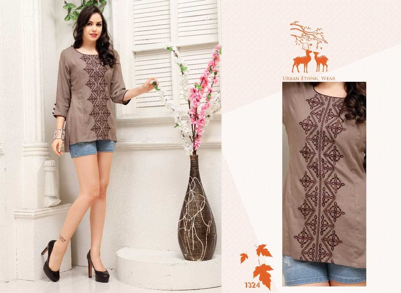 Short Tops With Embroidary