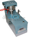Compact Universal Digital Moisture Meter