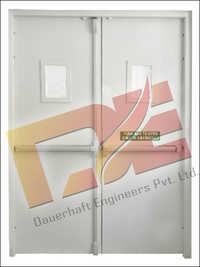 पैनिक बार्स फायर रेटेड दरवाजे