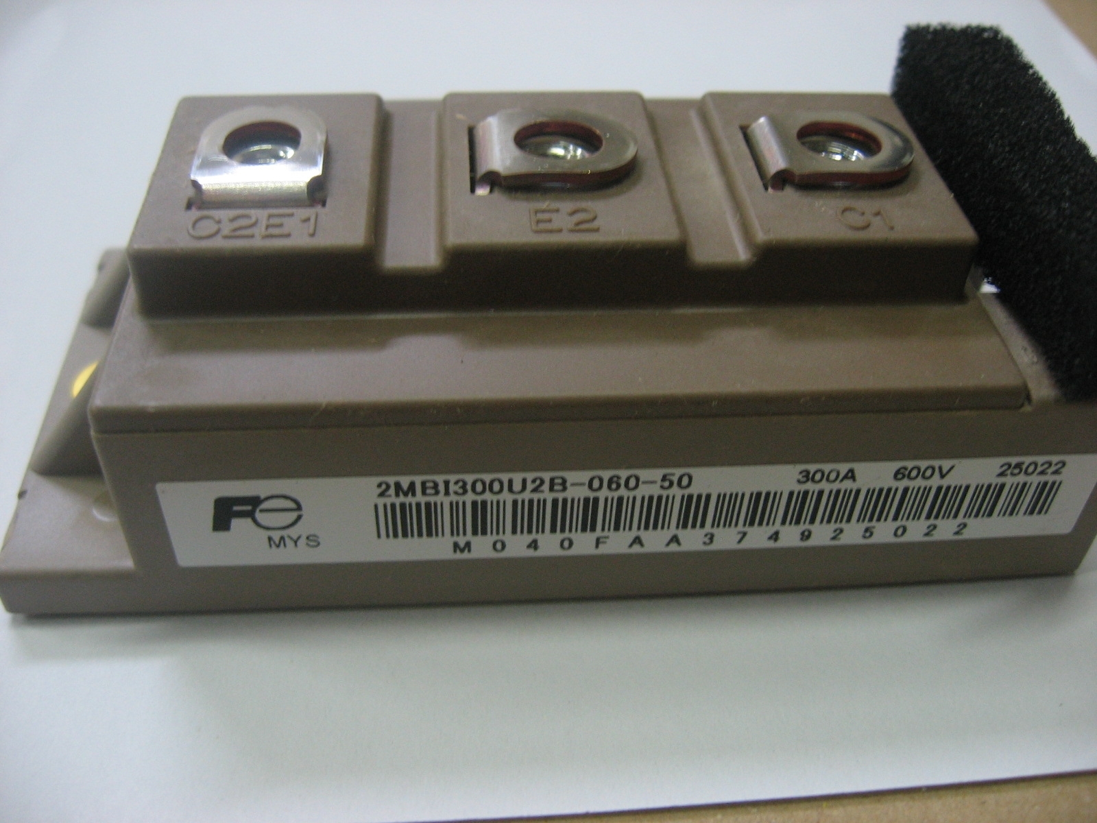 High Power Switching Use Igbt Module 2mbi300n-060 Application: Industrial Machine