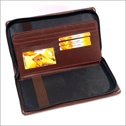 चमड़े का चेक बुक कवर