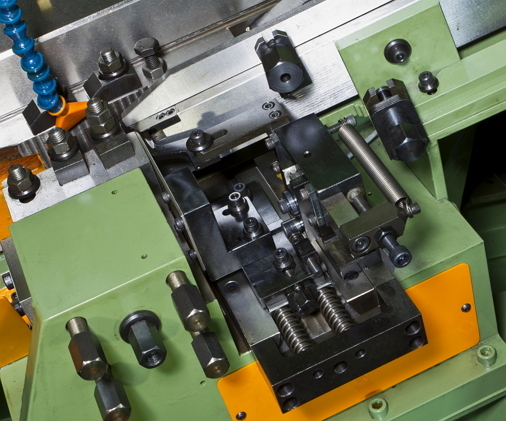 Threading Machine - Mlt Series, Max Diameter: 27mm, Semi-automatic, Low Maintenance, Energy Efficient, Robust Performance