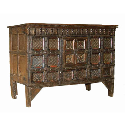Wooden Damchiya Chest