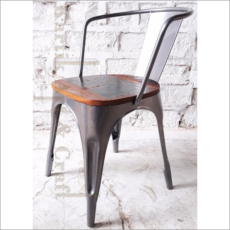 छिद्रित धातु कुर्सियां किसी असेंबली की आवश्यकता नहीं है