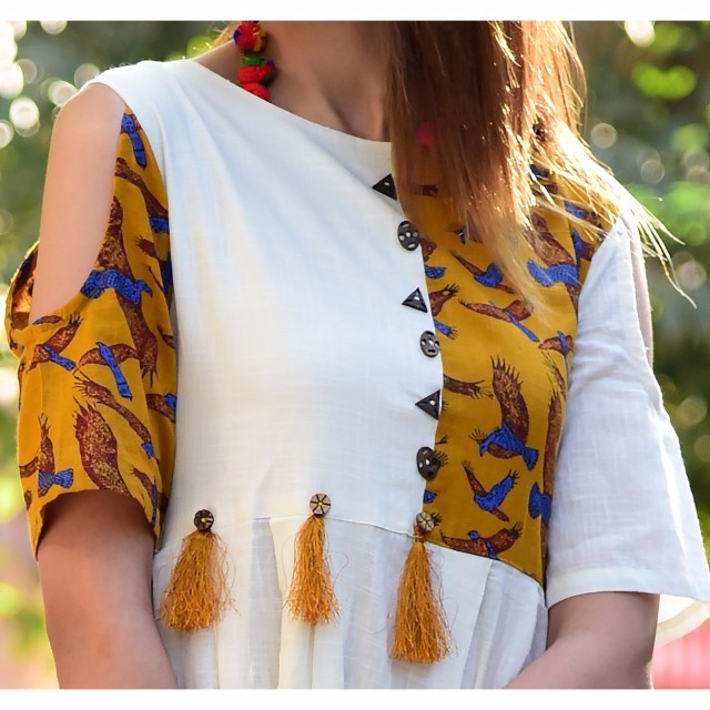 Designer White Color Kurti Bust Size: 22 Inch (In)