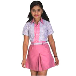 लड़कियों का विद्यालय समारोह पहनावा