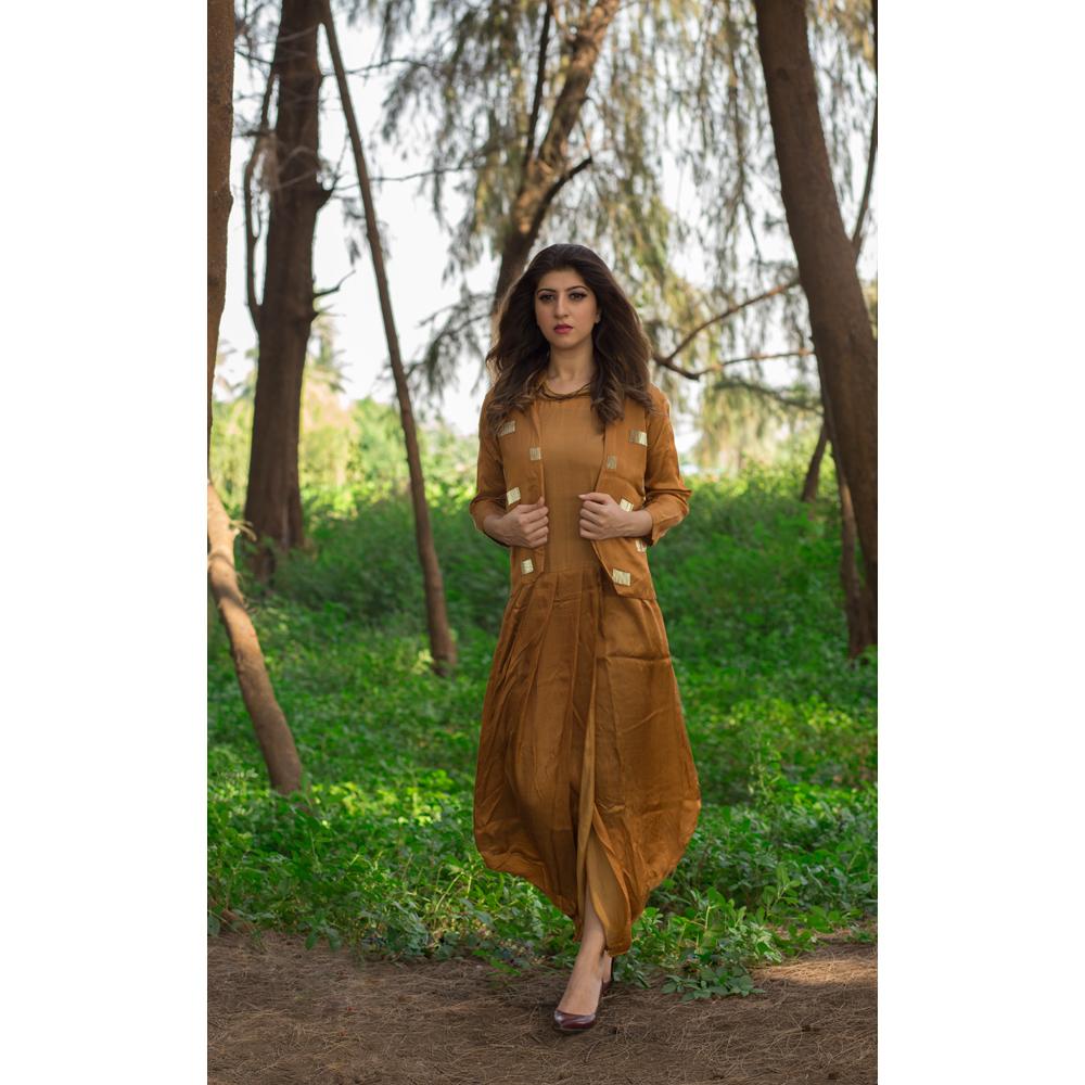 ब्राउन ड्रेप स्टाइल वन पीस ड्रेस