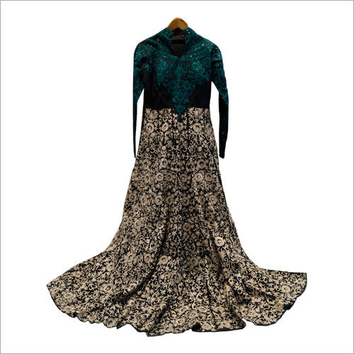 महिलाओं का इंडो वेस्टर्न लहंगा सूट