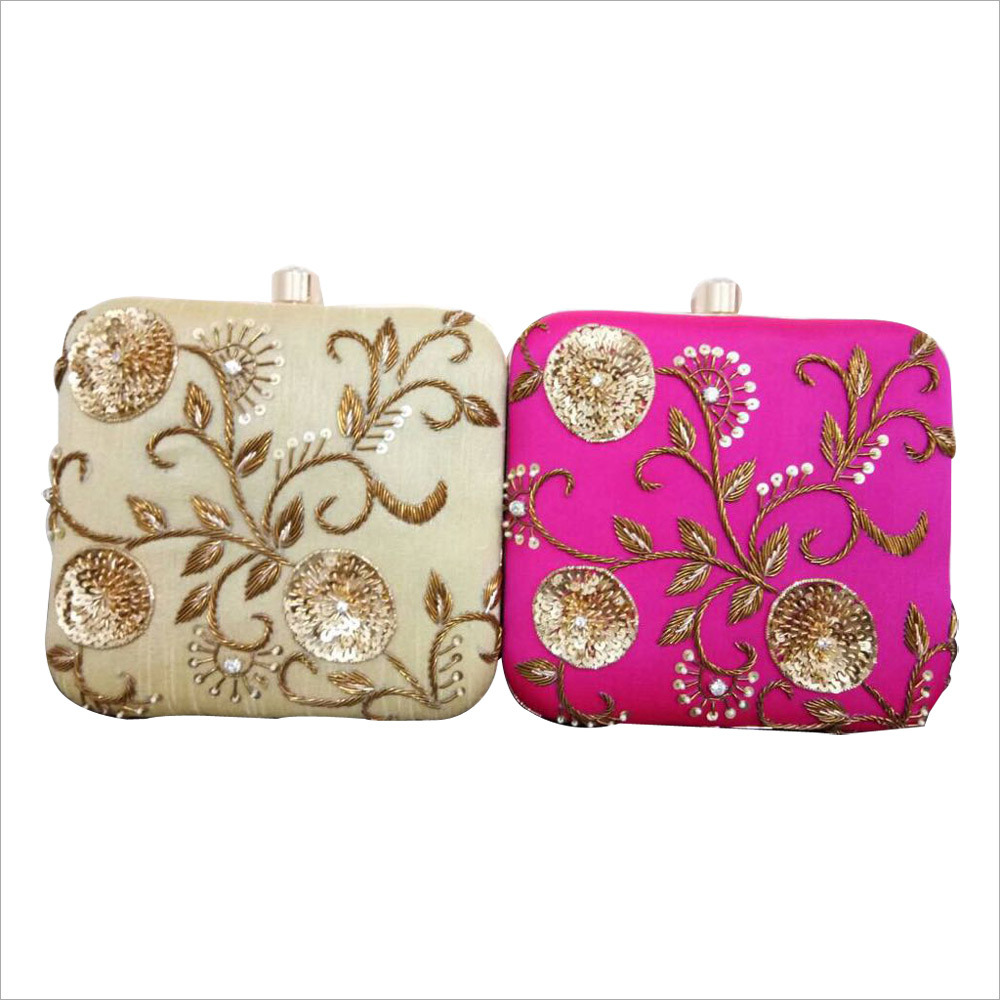 महिलाओं का क्लच