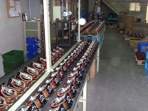 1 Phase Variac Slidac Auto Transformer Yh2xxx Coil Material: Copper Core