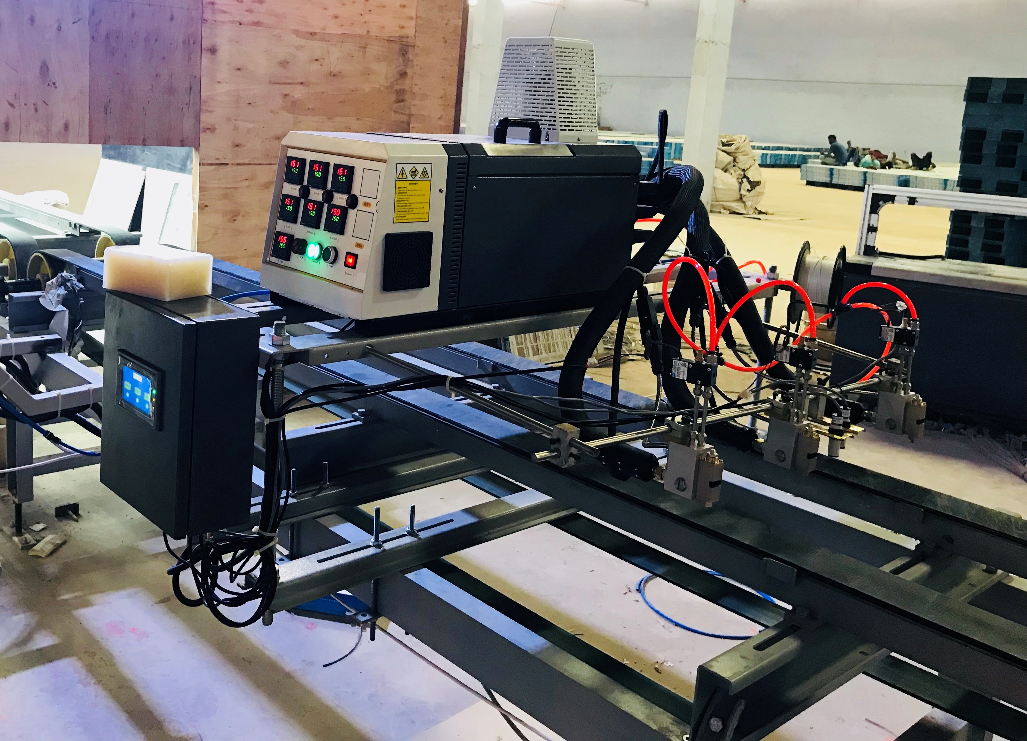 Hot Melt Machine