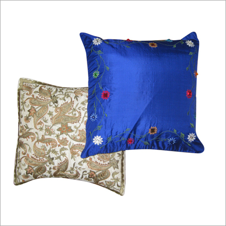 रेशमी कुशन कवर
