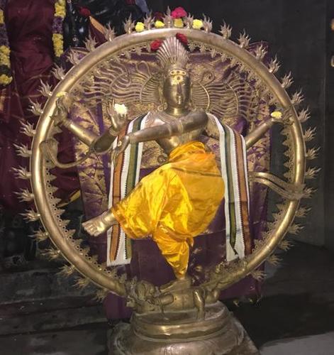धातु भगवान की मूर्ति