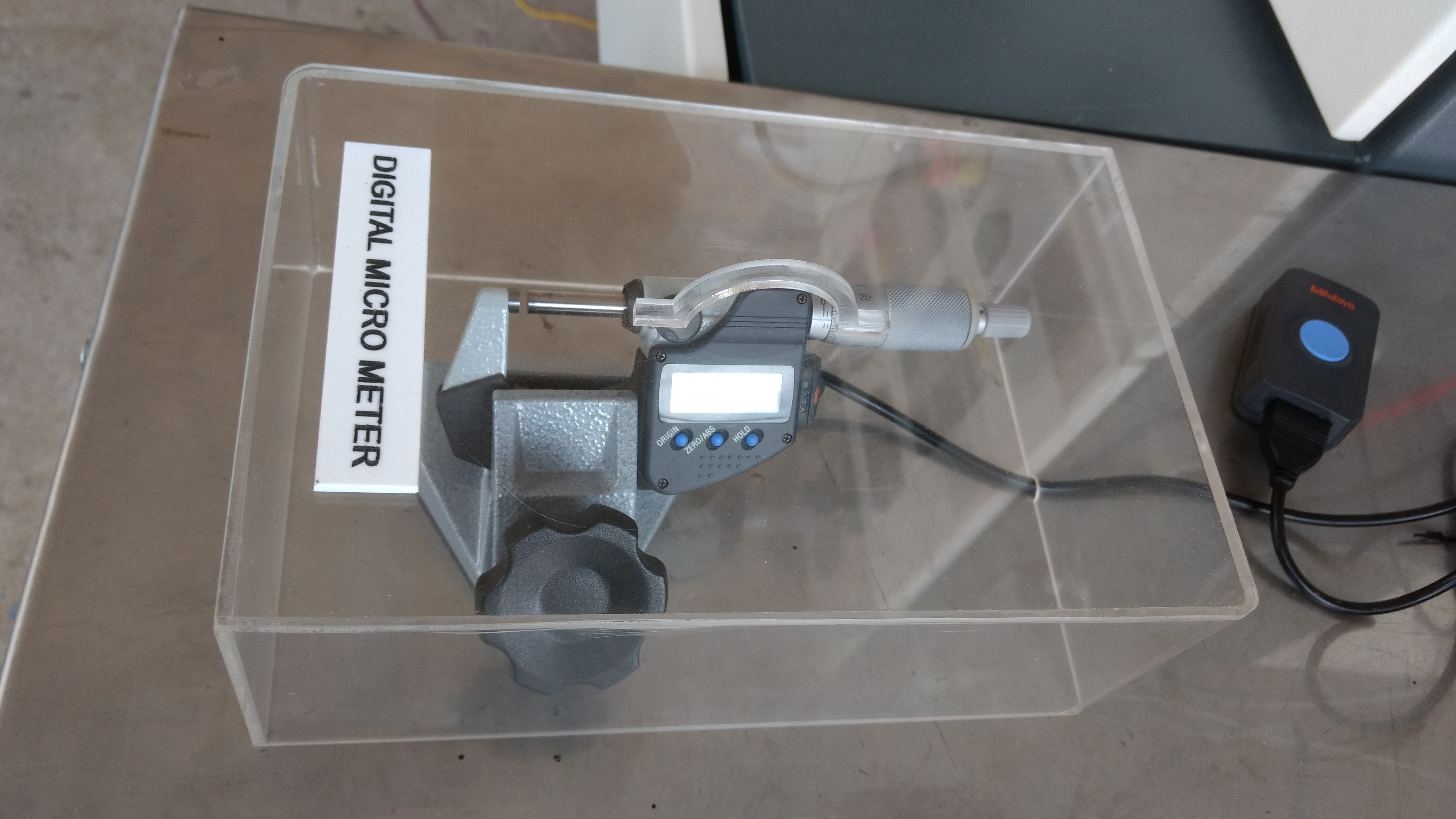 Submersible Pump Wire Testing System - Color: White