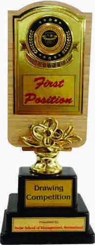 लोक कला प्लास्टिक ट्राफियां