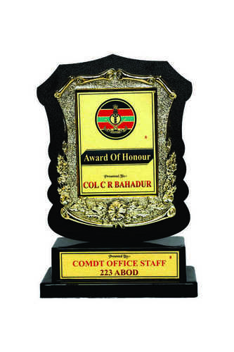 प्रतिस्पर्धी प्लास्टिक ट्राफियां