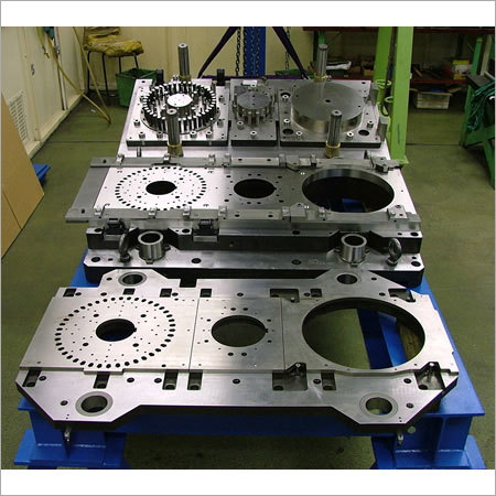 Precision Dies - Heavy-Duty Steel, Single Layer Multi-Manifold Co-Extrusion for High Accuracy