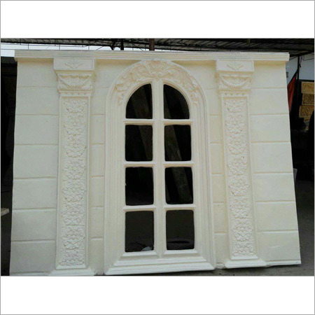 दरवाजे के आकार का दीवार दर्पण