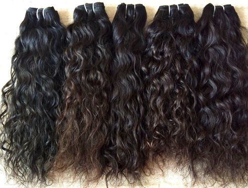 प्राकृतिक 100% भारतीय मंदिर ने लहराते बाल दान किए