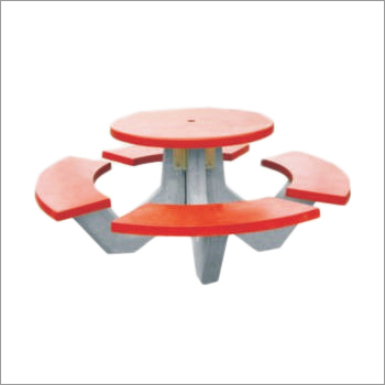 Round Table With 4 Bench