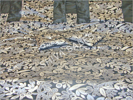 सजावटी बेड कवर