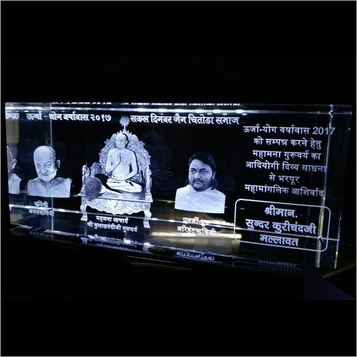 क्रिस्टल मेमेण्टोज