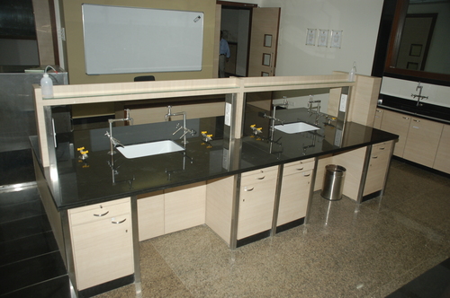 Laboratory Work Benches