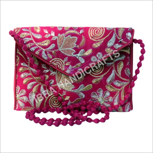 प्रिंटेड स्लिंग बैग