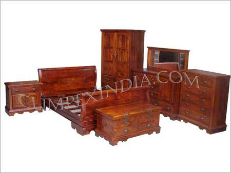 लकड़ी का बेडरूम सेट