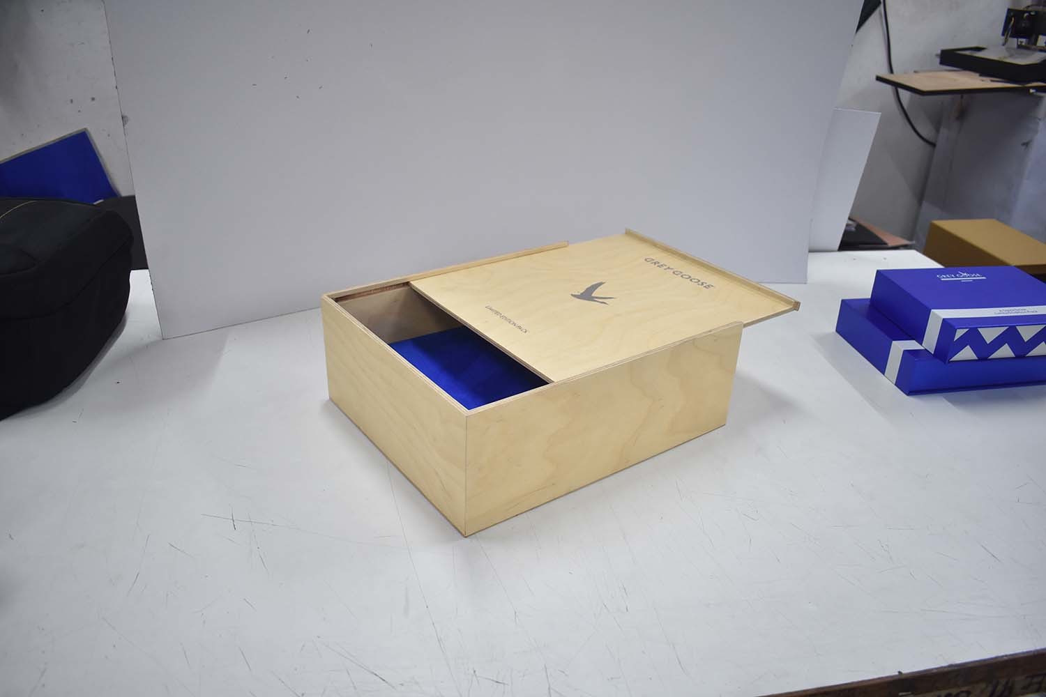 Wooden Gift Box - 8x8x8 Inch, Durable Wooden Material With Custom Silkscreen Printing For Unique Gifting