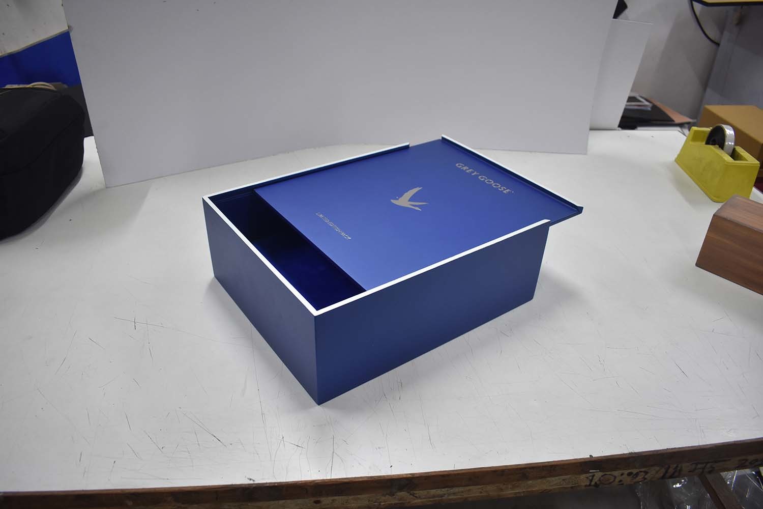 Wooden Gift Box - 8x8x8 Inch, Durable Wooden Material With Custom Silkscreen Printing For Unique Gifting