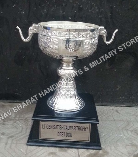 MOMENTO TROPHY