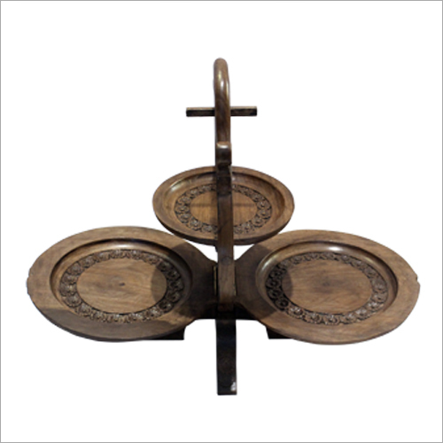लकड़ी का केक स्टैंड