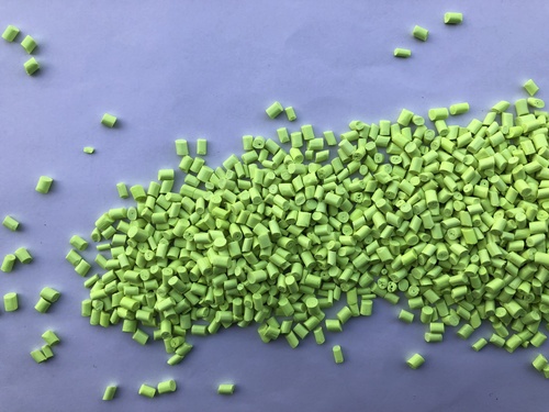 फ्लोरोसेंट एब्स लाइट ग्रीन ग्रैन्यूल्स