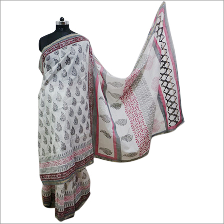 महिलाओं के हाथ ब्लॉक मुद्रित साड़ी