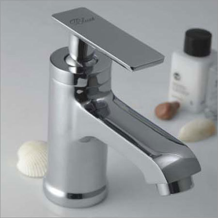 सिंगल लीवर सेंटर होल