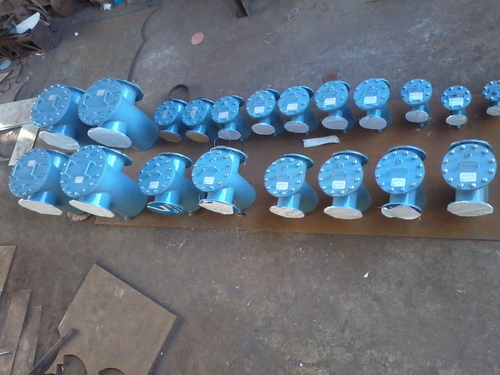 बास्केट स्ट्रेनर