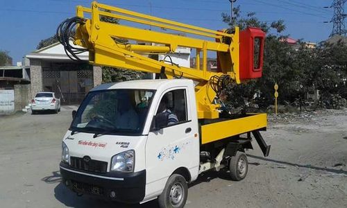हाइड्रॉलिक प्लेटफ़ॉर्म स्काई लिफ्ट