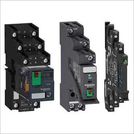 रिले में प्लग करें